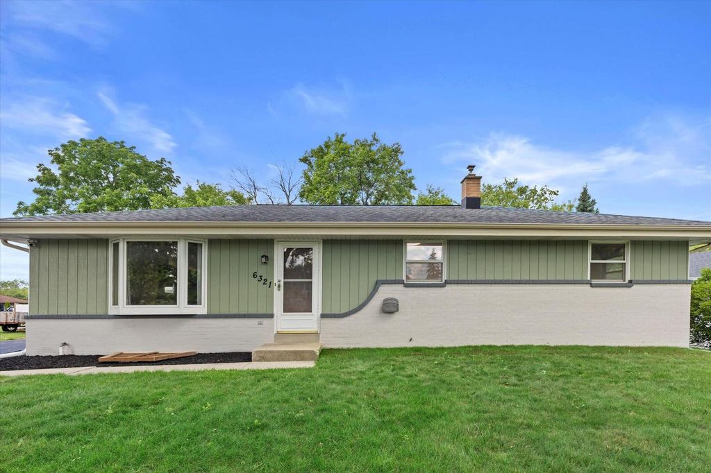 6321 N 121st STREET, Milwaukee, WI 53225