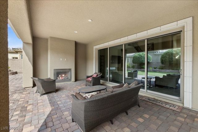 11 Carolina Cherry Drive, Las Vegas, NV 89141