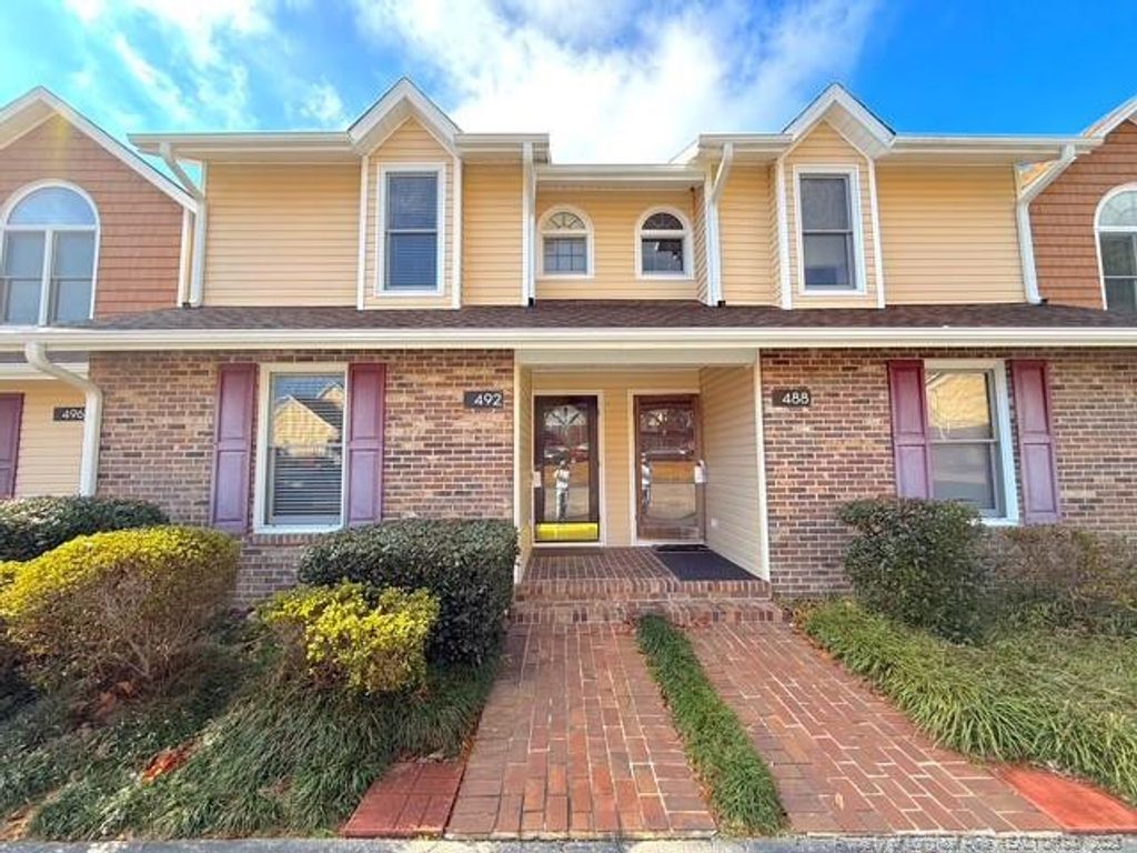 492 Lands End Road, Fayetteville, NC 28314