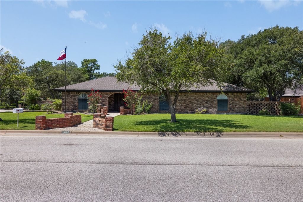 1602 Brook Hollow Drive, Bryan, TX 77802 — photo 2
