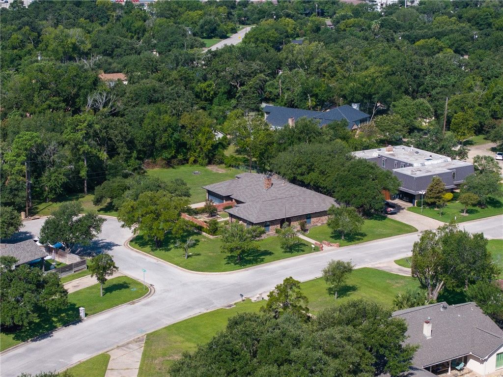 1602 Brook Hollow Drive, Bryan, TX 77802 — photo 4
