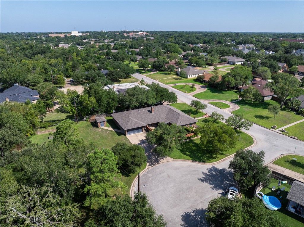 1602 Brook Hollow Drive, Bryan, TX 77802 — photo 5