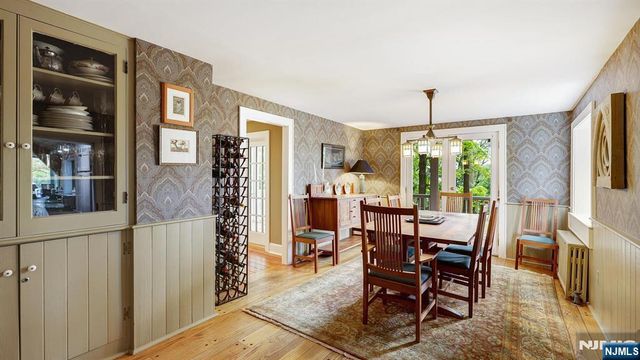 35 Woodledge Road, Watchung, NJ 07069