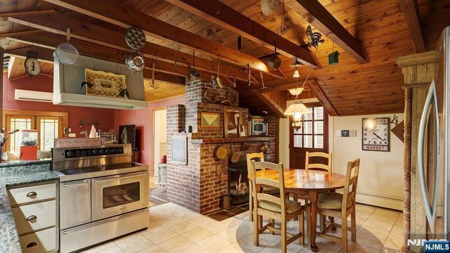 35 Woodledge Road, Watchung, NJ 07069
