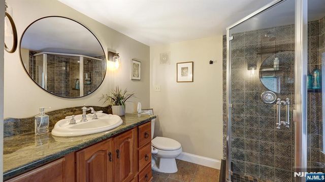 35 Woodledge Road, Watchung, NJ 07069