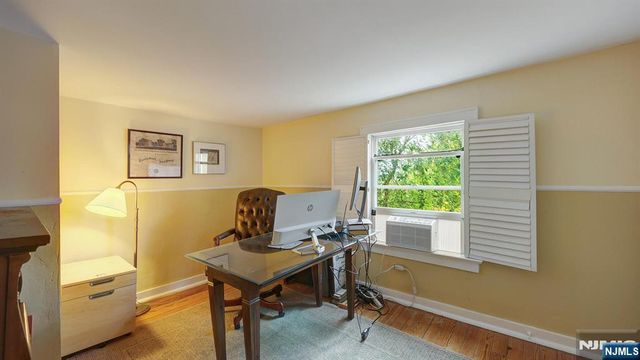 35 Woodledge Road, Watchung, NJ 07069