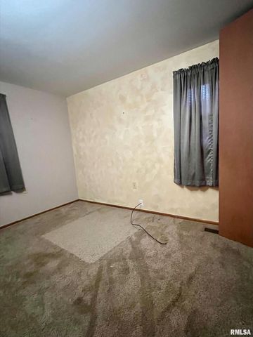 1223 ARCADIA Drive, Galesburg, IL 61401