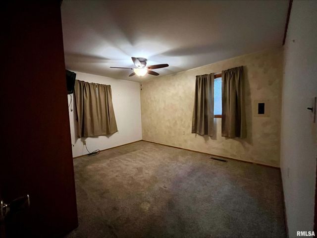 1223 ARCADIA Drive, Galesburg, IL 61401