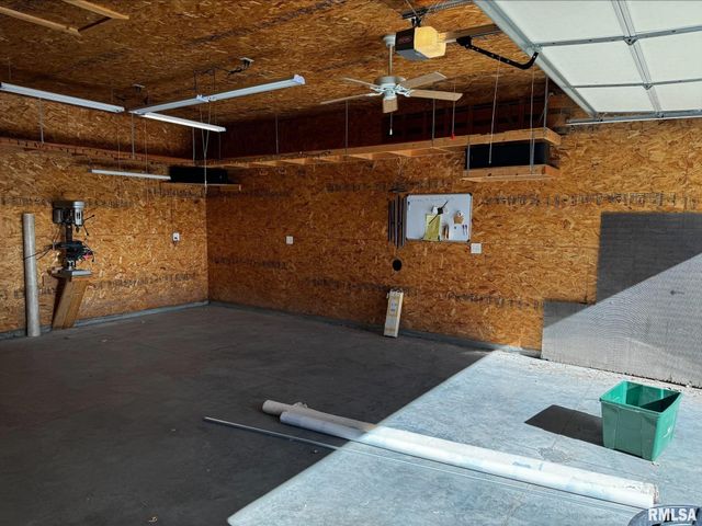 1223 ARCADIA Drive, Galesburg, IL 61401