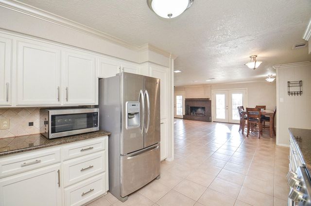 2624 Del Monte Avenue, Bay City, TX 77414