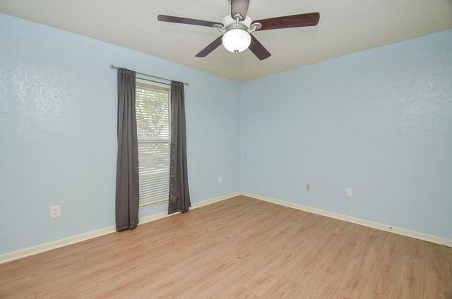 2624 Del Monte Avenue, Bay City, TX 77414