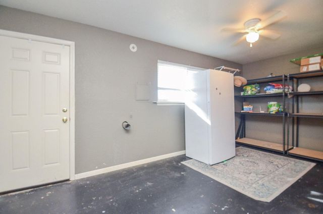 2624 Del Monte Avenue, Bay City, TX 77414