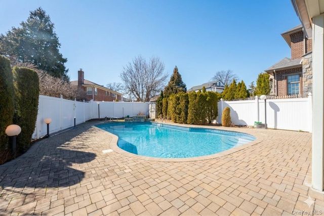 149-62 Powells Cove Boulevard, Whitestone, NY 11357