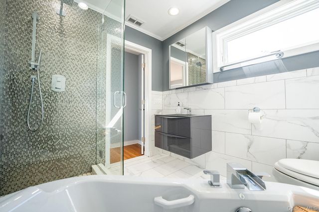 14962 Powells Cove Boulevard, Whitestone, NY 11357