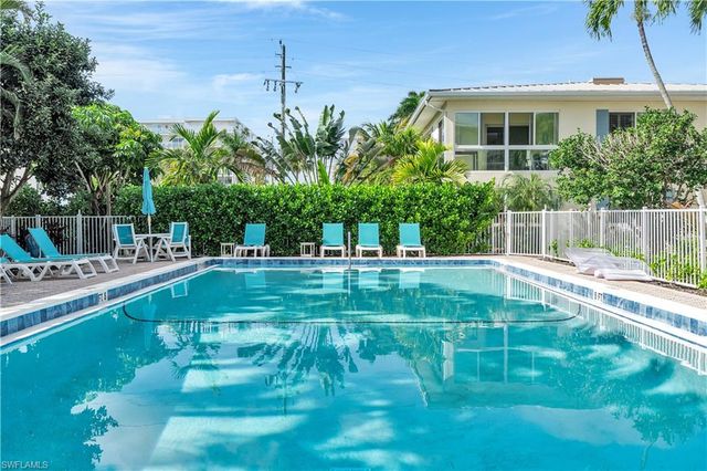 1950 Gulf Shore BLVD N # 201, Naples, FL 34102