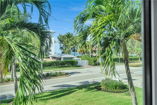 1950 Gulf Shore BLVD N # 201, Naples, FL 34102