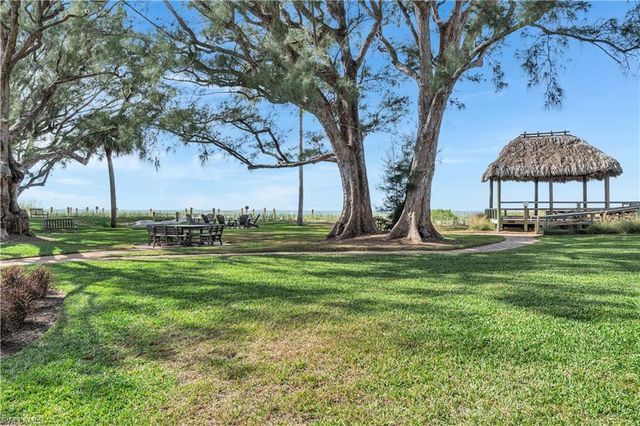 1950 Gulf Shore BLVD N # 201, Naples, FL 34102