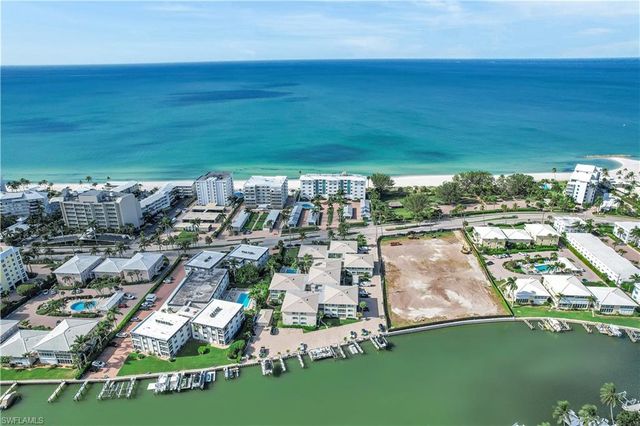 1950 Gulf Shore BLVD N # 201, Naples, FL 34102