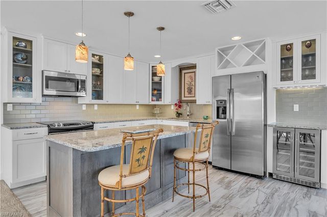 1950 Gulf Shore BLVD N # 201, Naples, FL 34102