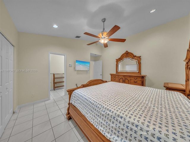 12345 NW 1st St, Plantation, FL 33325