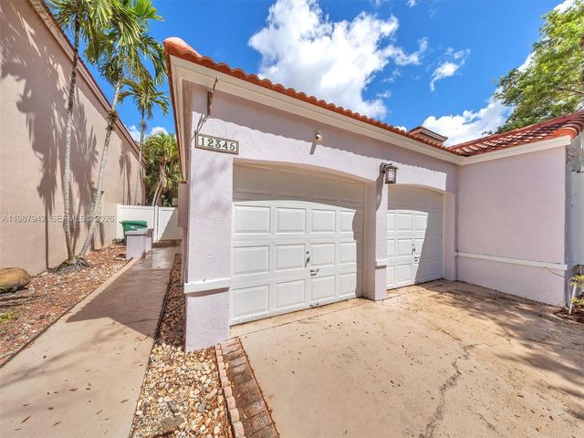 12345 NW 1st St, Plantation, FL 33325