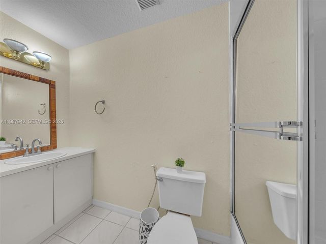 12345 NW 1st St, Plantation, FL 33325