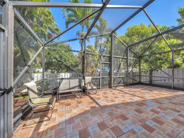 12345 NW 1st St, Plantation, FL 33325