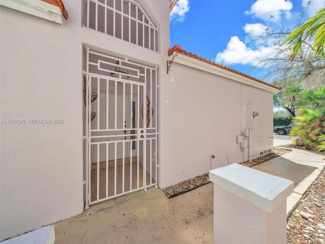 12345 NW 1st St, Plantation, FL 33325