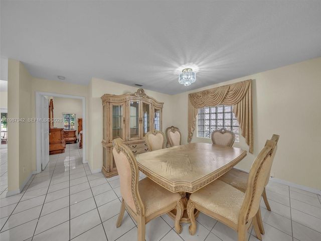 12345 NW 1st St, Plantation, FL 33325