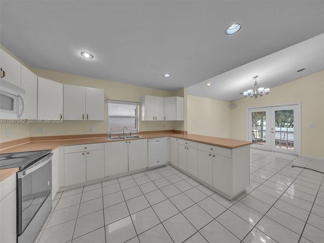 12345 NW 1st St, Plantation, FL 33325