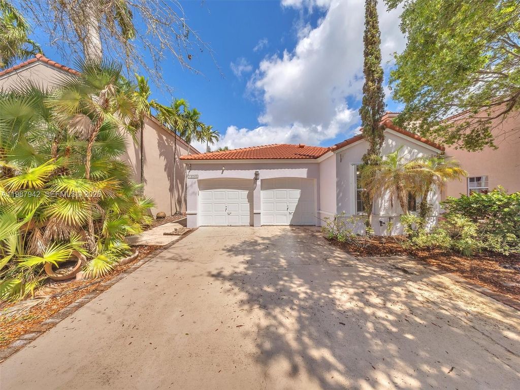 12345 NW 1st St, Plantation, FL 33325