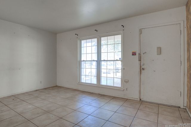 8702 Village Bldg 8 - 814, San Antonio, TX 78217
