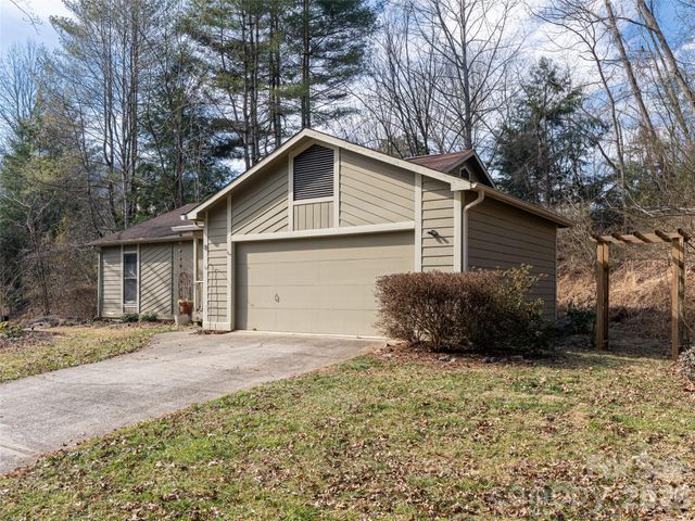 8 Turkey Toe Lane, Arden, NC 28704