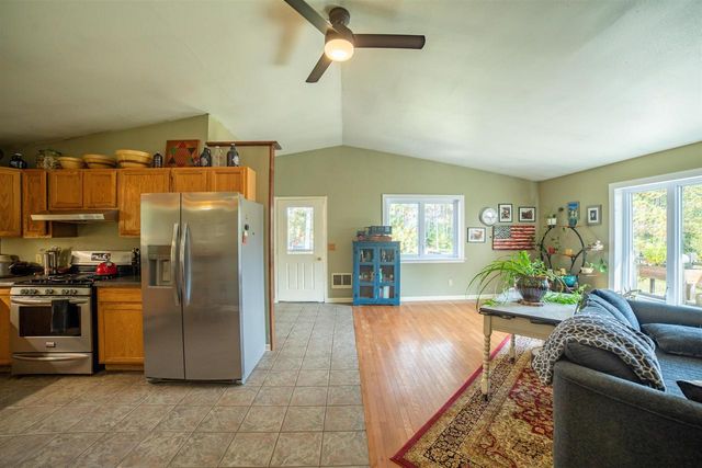 W8281 County Rd E, Oxford, WI 53952