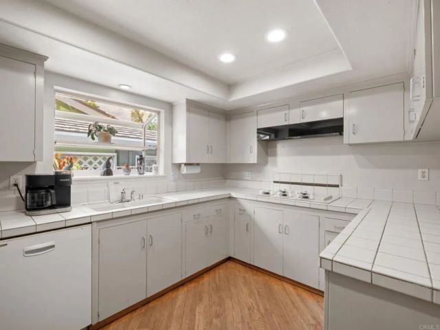 2646 Larchmont Avenue, Santa Ana, CA 92705