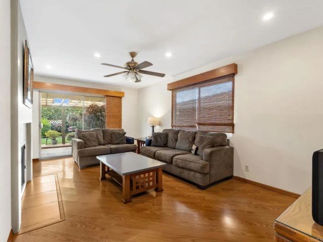 2646 Larchmont Avenue, Santa Ana, CA 92705