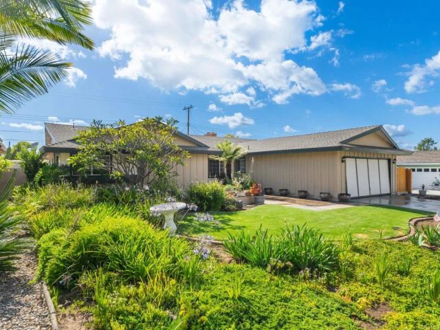 2646 Larchmont Avenue, Santa Ana, CA 92705