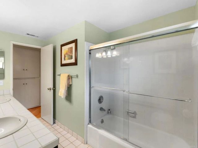 2646 Larchmont Avenue, Santa Ana, CA 92705