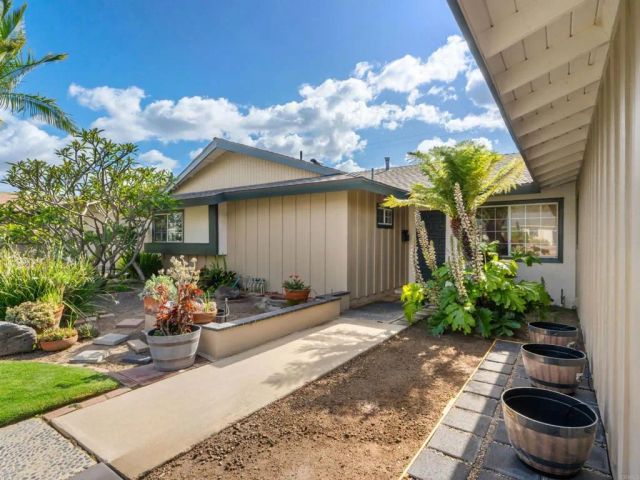 2646 Larchmont Avenue, Santa Ana, CA 92705
