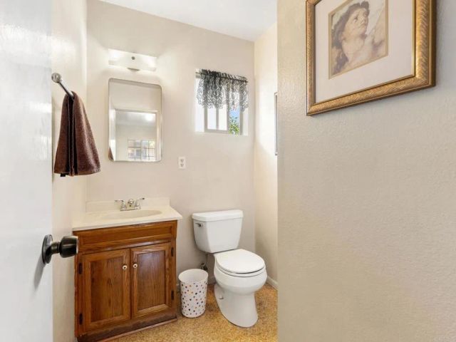 2646 Larchmont Avenue, Santa Ana, CA 92705