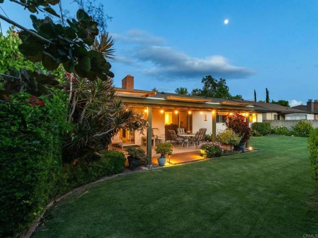2646 Larchmont Avenue, Santa Ana, CA 92705