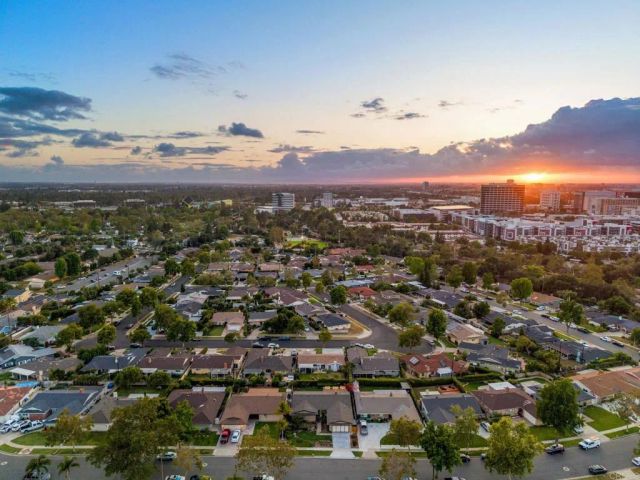 2646 Larchmont Avenue, Santa Ana, CA 92705