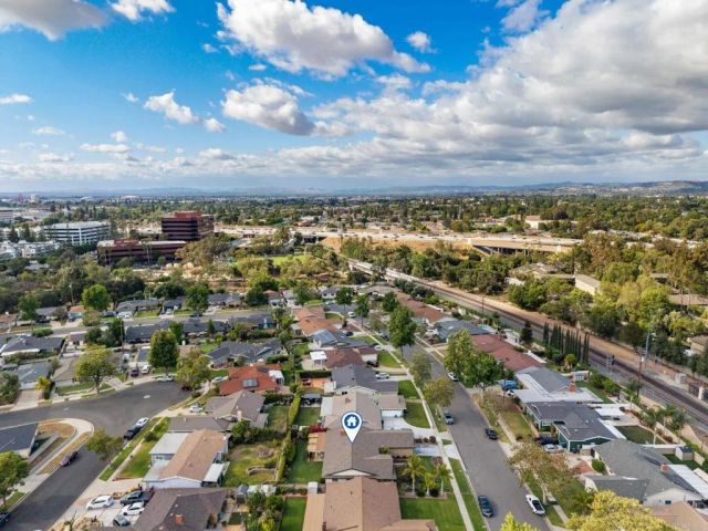 2646 Larchmont Avenue, Santa Ana, CA 92705