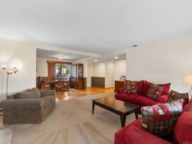2646 Larchmont Avenue, Santa Ana, CA 92705