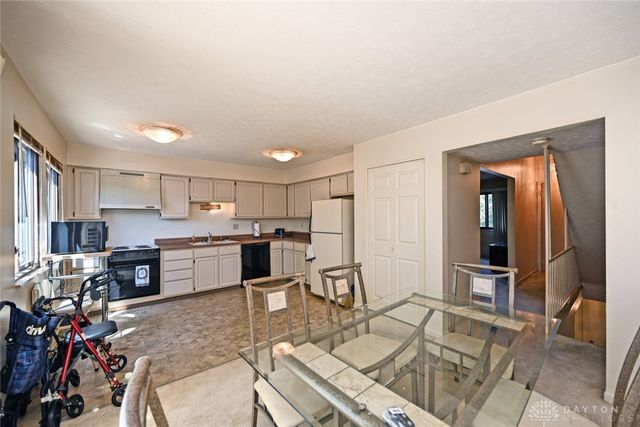 6032 Cinnamon Tree Court, Englewood, OH 45322