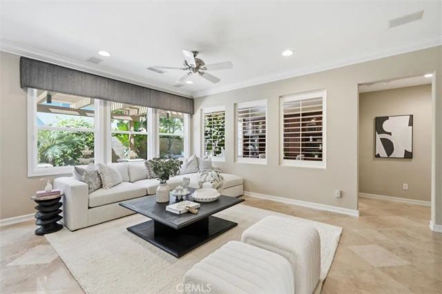 6 Versailles, Irvine, CA 92602