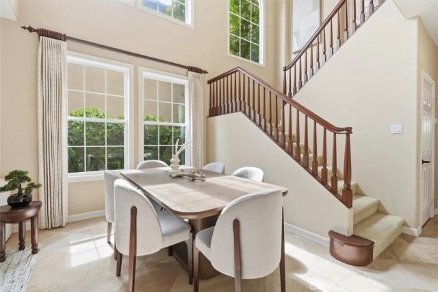 6 Versailles, Irvine, CA 92602