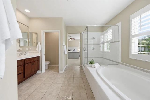 6 Versailles, Irvine, CA 92602