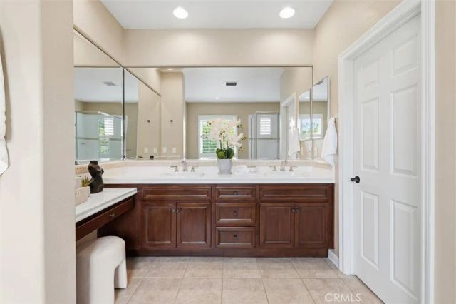 6 Versailles, Irvine, CA 92602