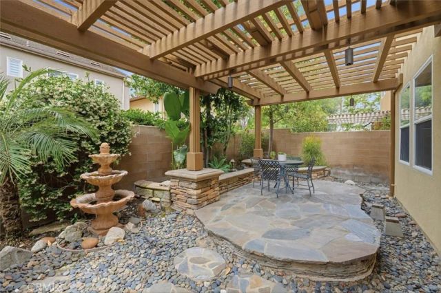 6 Versailles, Irvine, CA 92602